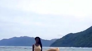 Public Flashing Of Big Natural Tits In The Moment Of Escape