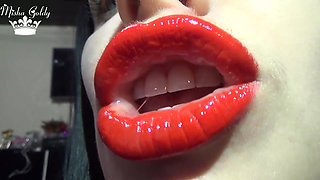 Red lips & lipgloss JOI