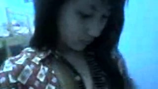 Indonesian Amateur Asian Teen Shows Her Body
