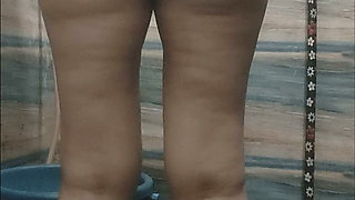 Desi bhabhi taking shower showing boobs pussy