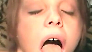 Teen amateur petty shoots first porno