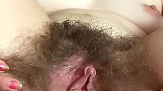 Amateur blonde big clit rubbing real orgasm with super hairy bush