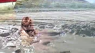 Amateur hottie fucked outdoor in public