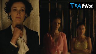 Angelina Strechina Caboose, G-string Episode in Balerina