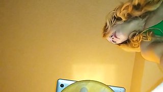 Amateur Webcam Cute Teen Plays Solo with Big Dildo