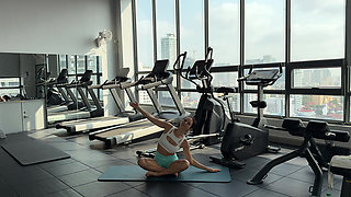 Yoga in Tight Shorts and Top 4K