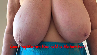 Mrs Mature Feet Gives a Witty Wank and a Footjob 411