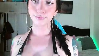 Brunette Solo Webcam Masturbation