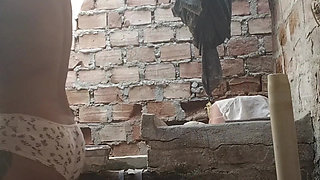 Come with me to give me a nice shower My neighbors see me