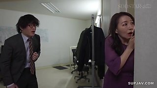Delivery Driver's NTR: Newlywed Asian Wife Assaulted in a Car x1x2D8DE4A2282F72F198