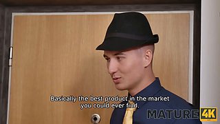 Mature4k. nibbles the bullet