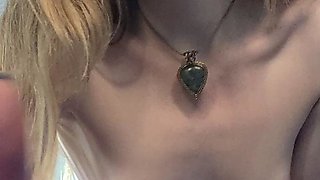 Amateur blonde teen solo dildo