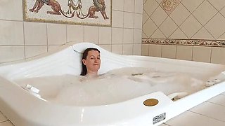 Hairy MILF GinnaGg Soaking Wet in Jacuzzi - Amateur Homemade Jungle Shower