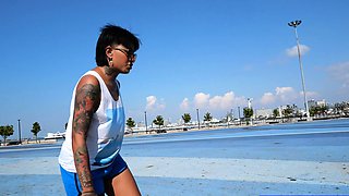 Skateboarding fail of big ass Thai MILF