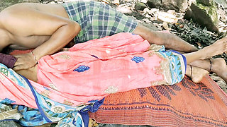 A Desi Was Alone in Forest Whene Boy There and Fucking Her Very Hard, a Wife and Husband Fucking so Beautiful in Forest