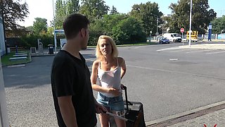 Skinny Carmel's first time: Amateur babe gets a raw ride in the backseat