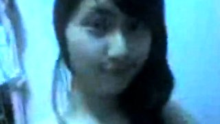 Indonesian Amateur Asian Teen Shows Her Body