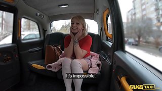 Faux cab blonde gets her boobs and bootie out before getting fucked for a swifter ride