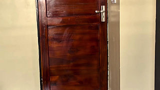 Booty Wiggle, a Little Booty Dance