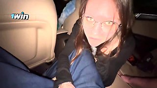 Risky deep throat in car while traveling with friends. Cum