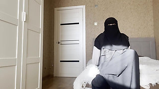 Arab Stepmom with Big Ass in Pantyhose