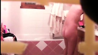Skinny stepmom washing pussy in bathroom