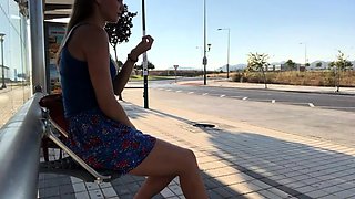 Ivy Roses - Busstop