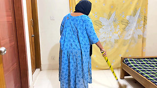 Huge Hanging Milky Tits & Ass Hot Indonesia Muslim Aunty Clean My Room & Try to Seduce Me for Sex