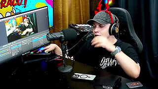 Psy Lunar got really horny in the middle of the Podcast, she started fingering herself really nicely, how delicious! - Podcast Pápum no Barraco!