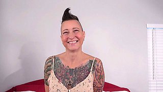 Hypnotic Christina and Sergeant's casting action