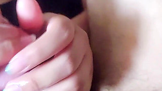 She Knows How to Leave a Cock Dry by Rubbing the Exact Spot