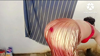 Seeing Sister-in-law Taking a Bath, the Diver Hit Her Ass Full Hot Bathing Stepsister and Fuck Hard