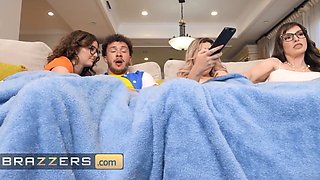 Lexi Luna is as stunning as ever for her fucked up step-family