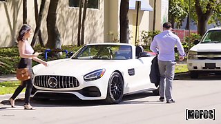 Peter Green Fucks Melody Foxx in Public Car Spot