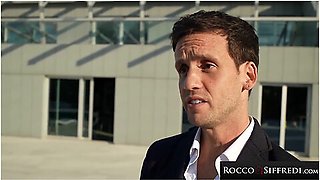 Lazy Hotties Apologuze With Their Pussies By Spitroasting Annoyed Boss