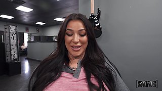 Hot babe with big tits sex story