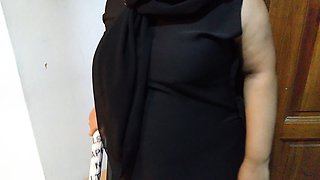 Saudi Hot Aunty Sweeping House When Neighbor Boy Saw Her Big Tits and Ass Gets Seduced &hot Cum - Boruqa & Hijab Aunty