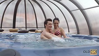 Old4k. old guy makes enjoy with his slim gf in the jacuzzi