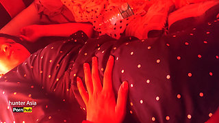 A Strange Traveling Girl Seduces Me on the Bus, and I Ended up Fucking Her in the Hotel Room