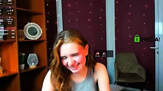 Amateur webcam girl masturbate big dildo