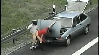 Riskantes Autobahnabenteuer eines deutschen Paares