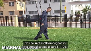 Mia Khalifa - la pornostar araba insegna a innocent come fare sesso con una donna