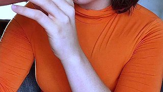 Bubble butt amateur goes solo with a toy in the powder room