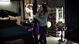 Erotic fuck with a younger babe who swallows his penis with passion