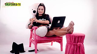 Brunette Monique Bertolinis Forbidden Footjob Tease
