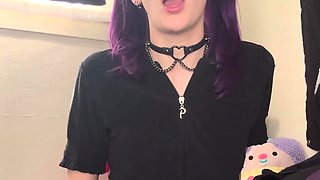 Hot amateur webcam teen masturbates for their fans