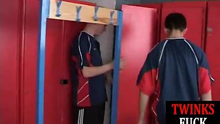 Dicksucked twink breeds bottom in lockerroom for facial