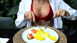 Sexy COLOMBIAN MODEL surprise me in the bathtub with a