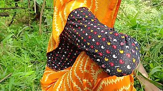 Desi Aunty Outdoor Fuck Part 2 - Hindi Full Video with Cumshot and Blowjob