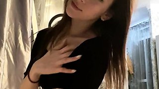 Brunette Solo Webcam Masturbation